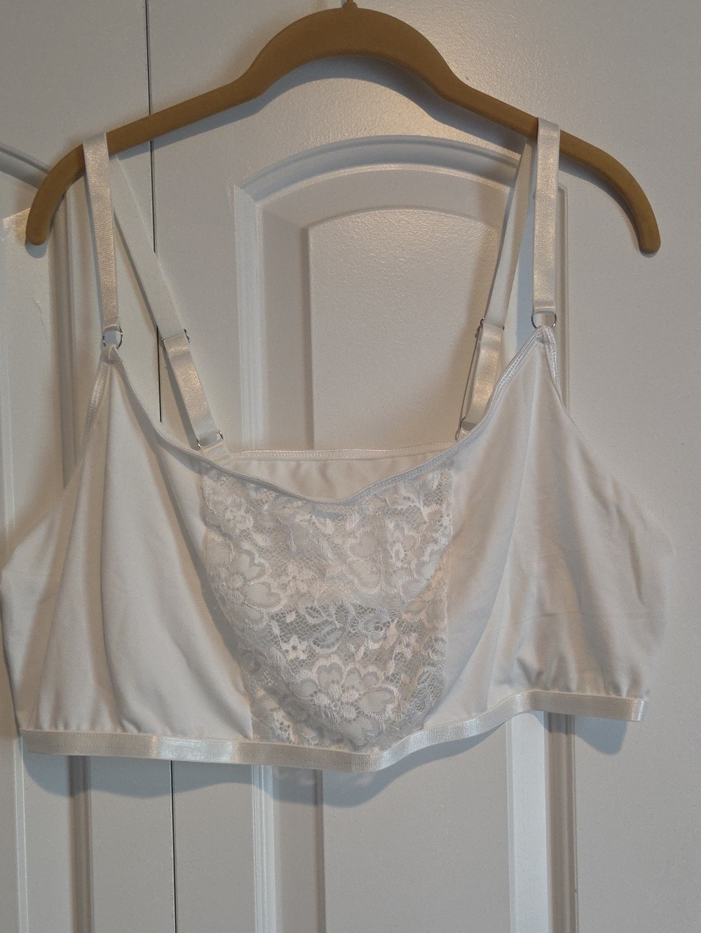 SHEIN White Lace-Front Bralette